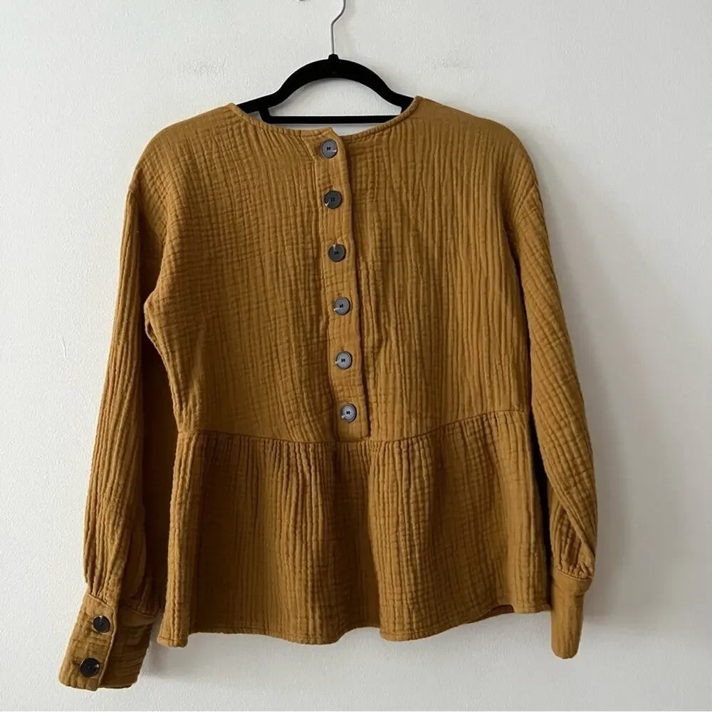 Madewell Lightspun Button-Back Peplum Top